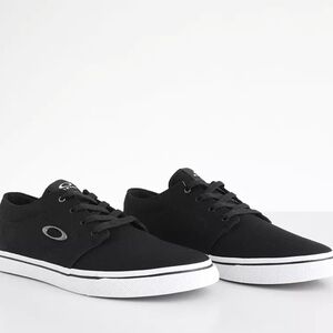 Oakley Men's Black Sneakers